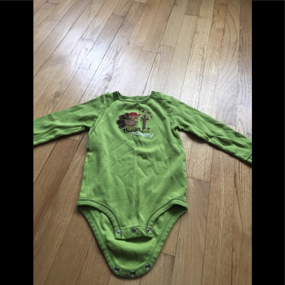 ➡️2/$10⬅️ EUC! Thankful for Mommy onesie !